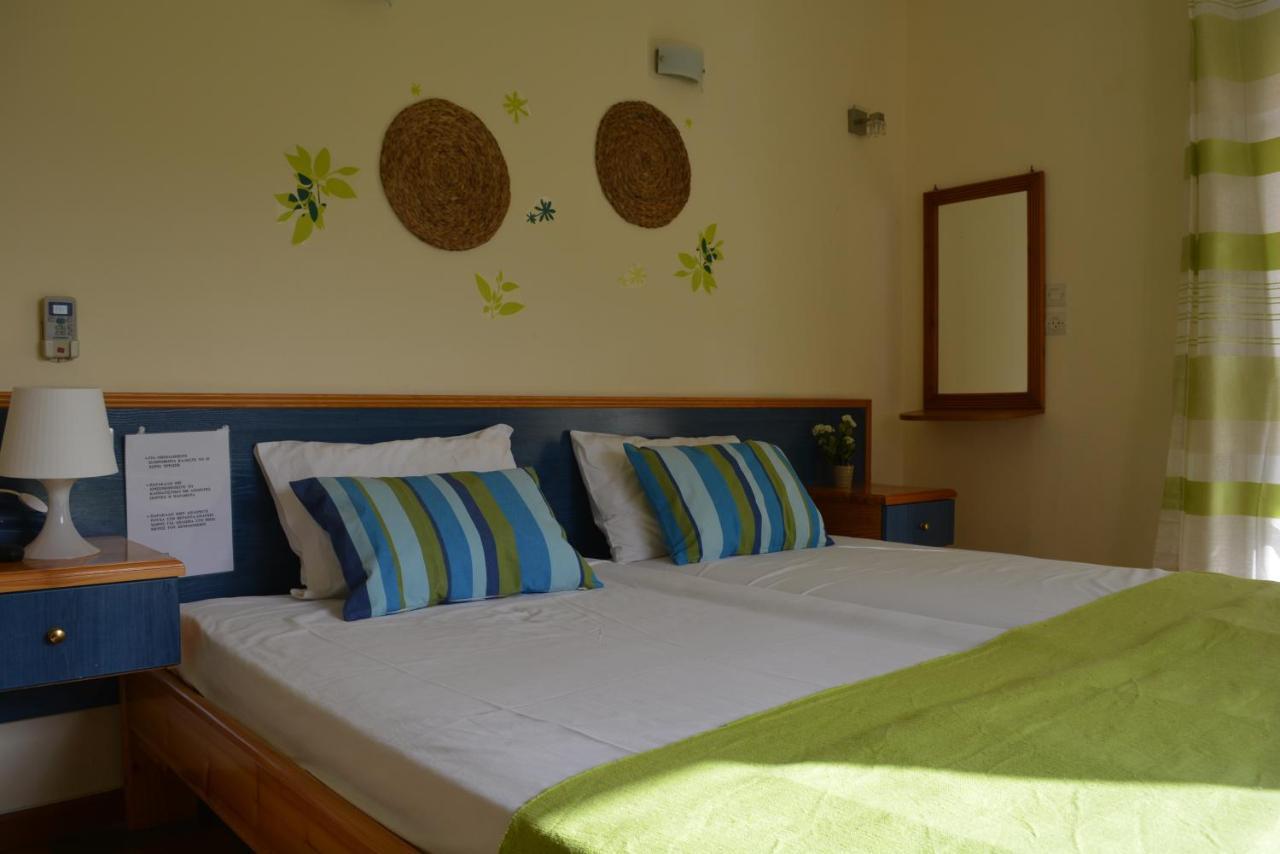 Dimitra Hotel Kamena Vourla Buitenkant foto